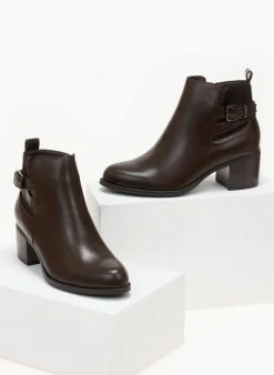 The Fashion Project Μποτάκια αστραγάλου με ζωνάκι χιαστί - Καφέ -The Fashion Project κατάστημα mpotakia me zwnaki xiasti 106155 ludw