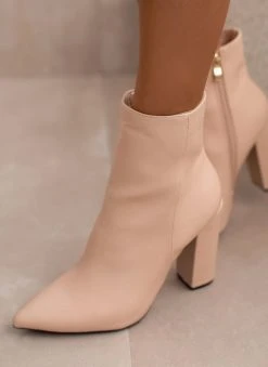 The Fashion Project Μποτάκια μυτερά με κάθετη ραφή - Nude 13 The Fashion Project Μποτάκια μυτερά με κάθετη ραφή - Nude -The Fashion Project κατάστημα mpotakia mutera me katheti rafi 105576 hi2w