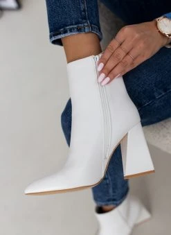 The Fashion Project Μποτάκια μυτερά με ραφή - Λευκό 9 The Fashion Project Μποτάκια μυτερά με ραφή - Λευκό -The Fashion Project κατάστημα mpotakia mutera me rafi 109550 aizv