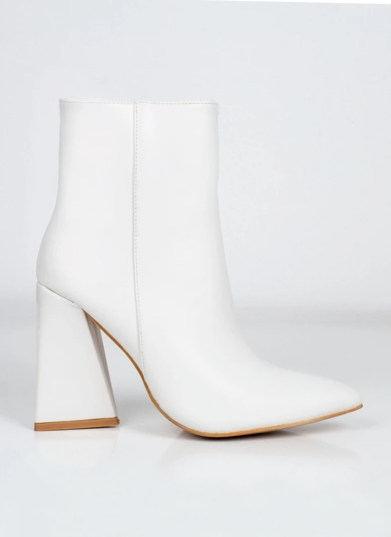 The Fashion Project Μποτάκια μυτερά με ραφή - Λευκό 2 The Fashion Project Μποτάκια μυτερά με ραφή - Λευκό - Image 2