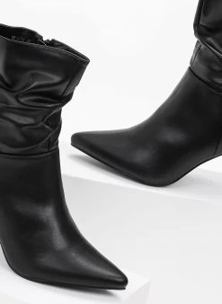 The Fashion Project Μποτάκια μυτερά με σούρες - Μαύρο -The Fashion Project κατάστημα mpotakia mutera me soures 98899 svvr