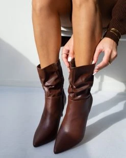 The Fashion Project Μποτάκια μυτερά με σούρες - Καφέ -The Fashion Project κατάστημα mpotakia mutera me soures 98901 gjdz