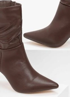 The Fashion Project Μποτάκια μυτερά με σούρες - Καφέ -The Fashion Project κατάστημα mpotakia mutera me soures 98901 wkfs