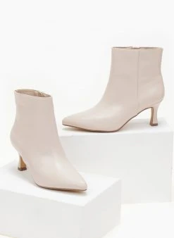 The Fashion Project Μποτάκια μυτερά με χαμηλό τακούνι - Μπεζ 9 The Fashion Project Μποτάκια μυτερά με χαμηλό τακούνι - Μπεζ -The Fashion Project κατάστημα mpotakia mutera me xamilo takouni 106120 esxt