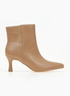 The Fashion Project Μποτάκια μυτερά με χαμηλό τακούνι - Πούρο -The Fashion Project κατάστημα mpotakia mutera me xamilo takouni 106121 f9bu