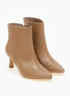 The Fashion Project Μποτάκια μυτερά με χαμηλό τακούνι - Πούρο -The Fashion Project κατάστημα mpotakia mutera me xamilo takouni 106121 yord