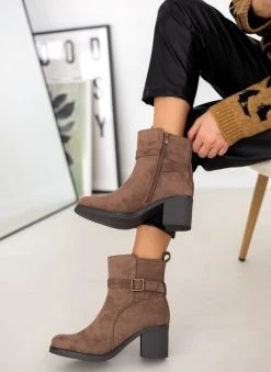 The Fashion Project Μποτάκια Suede με αγκράφα - Τάουπε -The Fashion Project κατάστημα mpotakia suede me agkrafa 108701 8i9h