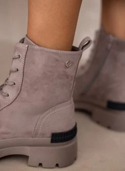 Xti Footwear Αρβυλάκια Suede με Chunky σόλα Xti 140571 - Τάουπε -The Fashion Project κατάστημα mpotakia suede me chunky sola xti 140571 107115 73rk