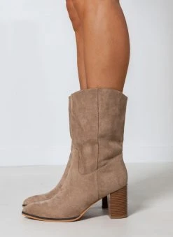 The Fashion Project Μποτάκια Suede με ξύλινο τακούνι - Πούρο 13 The Fashion Project Μποτάκια Suede με ξύλινο τακούνι - Πούρο -The Fashion Project κατάστημα mpotakia suede me ksulino takouni 107076 d7v7