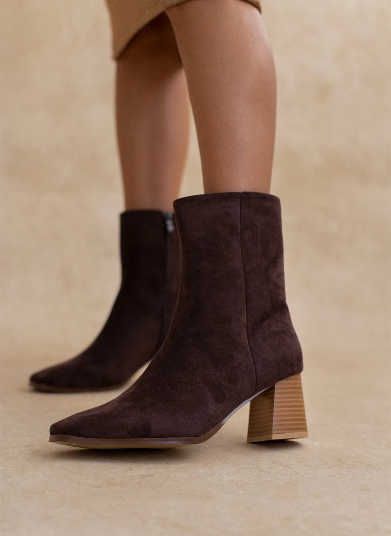 The Fashion Project Μποτάκια Suede με ξύλινο τακούνι - Καφέ 1 The Fashion Project Μποτάκια Suede με ξύλινο τακούνι - Καφέ