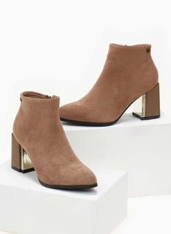 Xti Footwear Μποτάκια αστραγάλου Suede με μεταλλικό στοιχείο Xti 140412 - Τάουπε 11 Xti Footwear Μποτάκια αστραγάλου Suede με μεταλλικό στοιχείο Xti 140412 - Τάουπε -The Fashion Project κατάστημα mpotakia suede me metalliko stoixeio sto takouni x 106383 r745