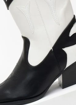 The Fashion Project Μποτάκια Cowboy με διχρωμία - Μαύρο -The Fashion Project κατάστημα mpotakia western me dixrwmia 108837 4e20
