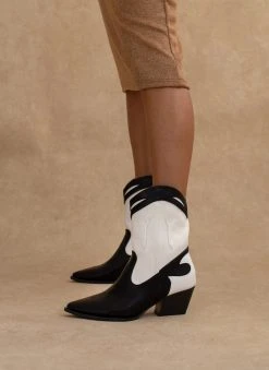 The Fashion Project Μποτάκια Cowboy με διχρωμία - Μαύρο -The Fashion Project κατάστημα mpotakia western me dixrwmia 108837 g5ry