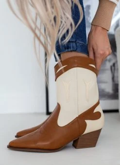 The Fashion Project Μποτάκια Cowboy με διχρωμία - Μπεζ -The Fashion Project κατάστημα mpotakia western me dixrwmia 108838 7780