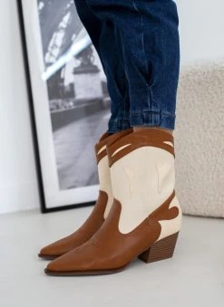 The Fashion Project Μποτάκια Cowboy με διχρωμία - Μπεζ -The Fashion Project κατάστημα mpotakia western me dixrwmia 108838 kcjx