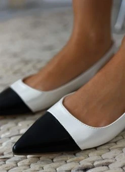 The Fashion Project Μπαλαρίνες μυτερές με λουράκι - Λευκό/Μαύρο -The Fashion Project κατάστημα mules mutera me louraki 110847 9c03