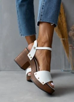 Πέδιλα με φιάπα δερμάτινα Estil - Λευκό -The Fashion Project κατάστημα pedila dermatina estil me ksulini sola 105420 5c07