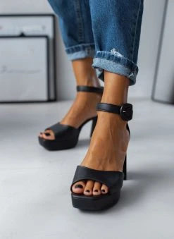 Πέδιλα με φιάπα και ματ αγκράφα Vizzano 6472.103 - Μαύρο -The Fashion Project κατάστημα pedila me fiapa vizzano 6472103 106436 p8vk