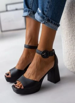 Πέδιλα με φιάπα και ματ αγκράφα Vizzano 6472.103 - Μαύρο -The Fashion Project κατάστημα pedila me fiapa vizzano 6472103 106436 pyh1