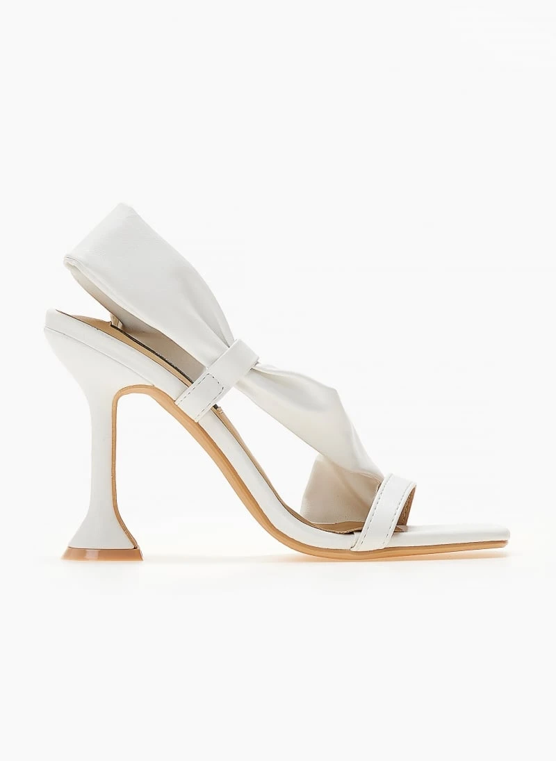 The Fashion Project Πέδιλα με μαλακή λοξή φάσα - Λευκό 1 The Fashion Project Πέδιλα με μαλακή λοξή φάσα - Λευκό