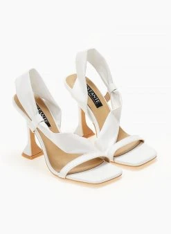 The Fashion Project Πέδιλα με μαλακή λοξή φάσα - Λευκό 6 The Fashion Project Πέδιλα με μαλακή λοξή φάσα - Λευκό -The Fashion Project κατάστημα pedila me malaki loksi fasa 104652 an0p