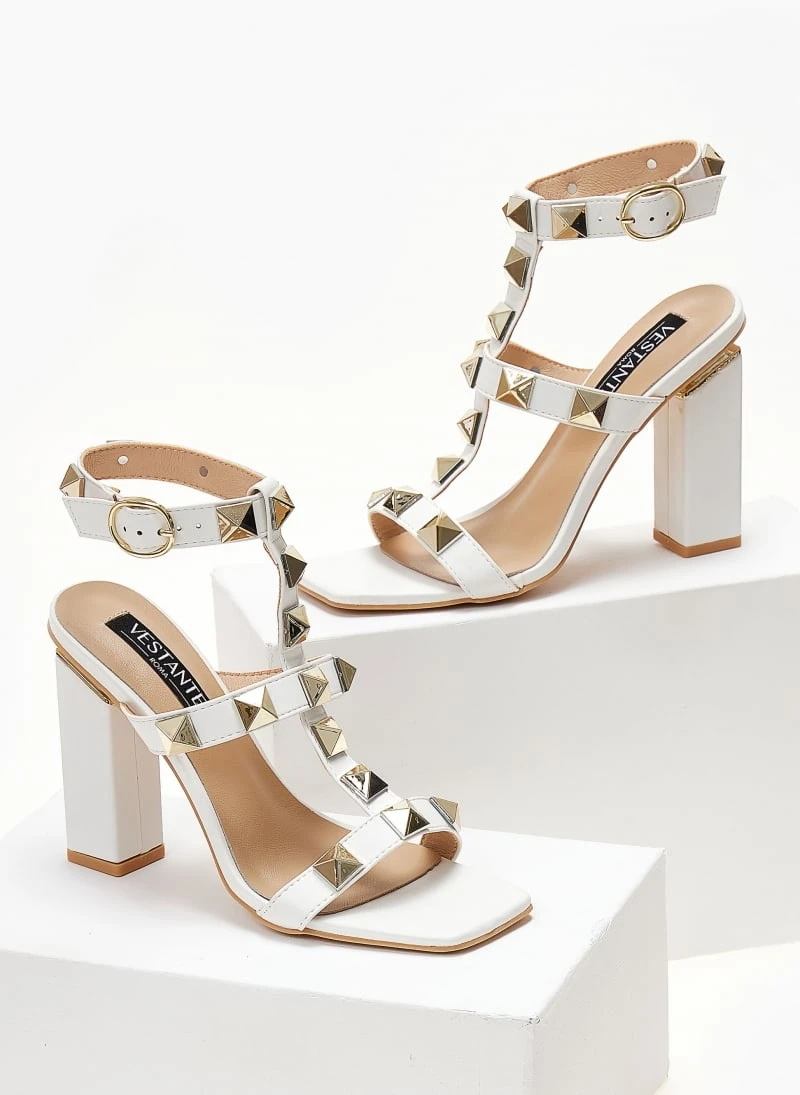 The Fashion Project Πέδιλα με μπαρέτα και μεταλλικά τρουκς - Λευκό 3 The Fashion Project Πέδιλα με μπαρέτα και μεταλλικά τρουκς - Λευκό - Image 3