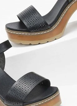 Πέδιλα με μπαρέτα Refresh 170777 - Μαύρο -The Fashion Project κατάστημα pedila me mpareta refresh 170777 110202 h8xa