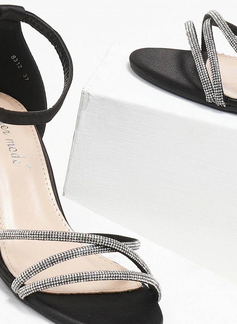 The Fashion Project Πέδιλα με μπαρέτα σατέν - Μαύρο 6 The Fashion Project Πέδιλα με μπαρέτα σατέν - Μαύρο - Image 6