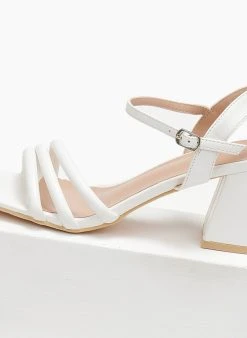 The Fashion Project Πέδιλα με μπαρέτα σε καρέ γραμμή - Λευκό 12 The Fashion Project Πέδιλα με μπαρέτα σε καρέ γραμμή - Λευκό -The Fashion Project κατάστημα pedila me mpareta se kare grammi 110605 gia7