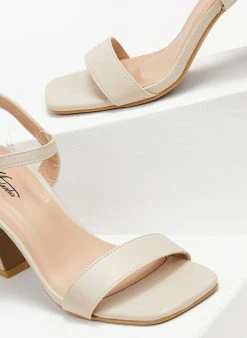 The Fashion Project Πέδιλα με μπαρέτα σε καρέ γραμμή - Μπεζ 11 The Fashion Project Πέδιλα με μπαρέτα σε καρέ γραμμή - Μπεζ -The Fashion Project κατάστημα pedila me mpareta se kare grammi 110657 66ar