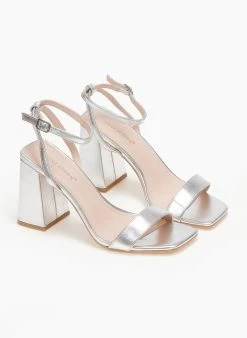 The Fashion Project Πέδιλα με μπαρέτα σε καρέ γραμμή - Ασημί -The Fashion Project κατάστημα pedila me mpareta se kare grammi 111224 0wzk