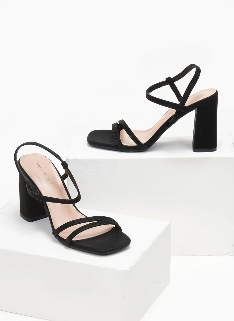 The Fashion Project Πέδιλα με περαστό λουράκι - Μαύρο 2 The Fashion Project Πέδιλα με περαστό λουράκι - Μαύρο - Image 2