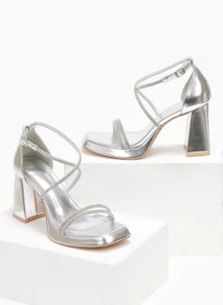 The Fashion Project Πέδιλα με στρας και φιάπα - Ασημί 12 The Fashion Project Πέδιλα με στρας και φιάπα - Ασημί -The Fashion Project κατάστημα pedila me strass kai fiapa 110558 moww