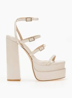 The Fashion Project Πέδιλα Platform λουστρίνι με λεπτά λουράκια - Μπεζ