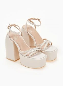 The Fashion Project Πέδιλα με φιάπα και Crossover λουράκια - Μπεζ -The Fashion Project κατάστημα pedila platform me mpareta 103656 ed28