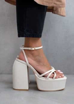 The Fashion Project Πέδιλα με φιάπα και Crossover λουράκια - Μπεζ -The Fashion Project κατάστημα pedila platform me mpareta 103656 ramd