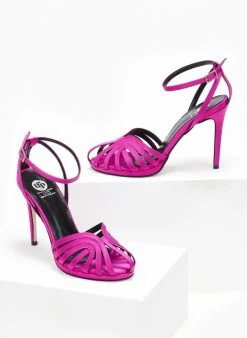 Πέδιλα με μπαρέτα υφασμάτινα ρετρό Tfp - Magenta 9 Πέδιλα με μπαρέτα υφασμάτινα ρετρό Tfp - Magenta -The Fashion Project κατάστημα pedila retro saten me mpareta tfp 108635 y4tm