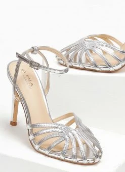 The Fashion Project Πέδιλα με μπαρέτα σε μεταλλικές αποχρώσεις - Ασημί -The Fashion Project κατάστημα pedila retro se metallikes apoxrwseis 110714 b6bm