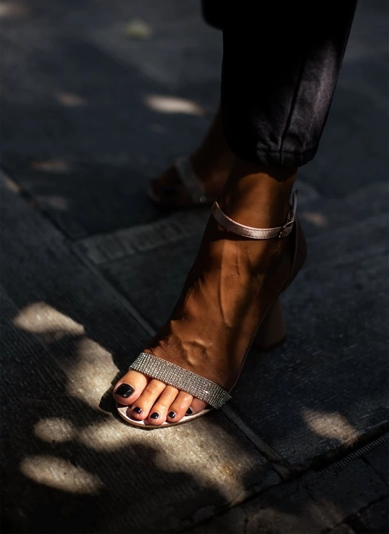 The Fashion Project Πέδιλα με μπαρέτα και στρας - Σομόν 1 The Fashion Project Πέδιλα με μπαρέτα και στρας - Σομόν