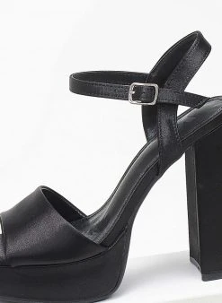 Xti Footwear Πέδιλα με μπαρέτα και φιάπα Xti 141052 - Μαύρο -The Fashion Project κατάστημα pedila saten me mpareta xti 141052 110275 l6pt