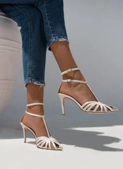 Πέδιλα με μπαρέτα ρετρό Tfp - Λευκό 10 Πέδιλα με μπαρέτα ρετρό Tfp - Λευκό -The Fashion Project κατάστημα pedila tfp retro me dipli mpareta 103571 scn9