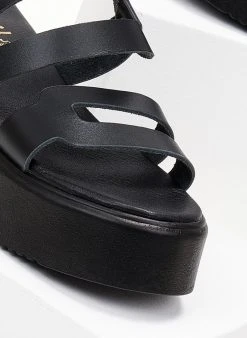 Flatforms δερμάτινα με ανοίγματα Estil - Μαύρο -The Fashion Project κατάστημα platformes dermatines estil me anoigmata 104938 xynr