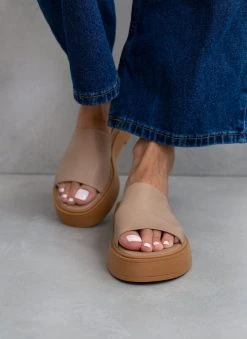 Flatforms δερμάτινα με φαρδιά φάσα Iris Sandals - Μπεζ