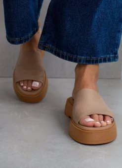 Flatforms δερμάτινα με φαρδιά φάσα Iris Sandals - Μπεζ -The Fashion Project κατάστημα sandalia dermatina iris me fardia fasa 103847 tzos