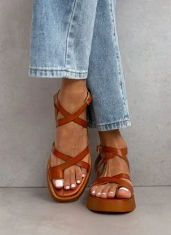 Σανδάλια δερμάτινα TFP με χιαστί δέσιμο - Ταμπά