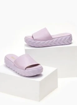 Flatforms δερμάτινα με σχέδιο στη σόλα Estil - Λιλά 10 Flatforms δερμάτινα με σχέδιο στη σόλα Estil - Λιλά -The Fashion Project κατάστημα slides estil dermatina me sporty sola 104486 ius0