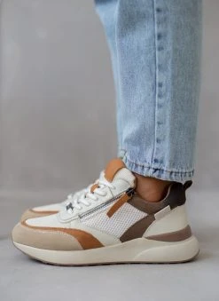 Sneakers δερμάτινα Carmela 160001 - Πάγου