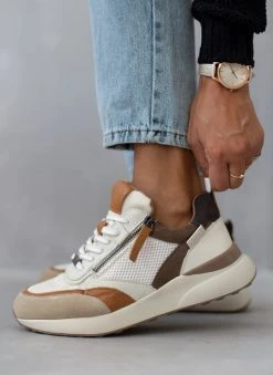 Sneakers δερμάτινα Carmela 160001 - Πάγου -The Fashion Project κατάστημα sneakers dermaina carmela 160001 106182 m43w