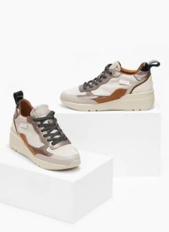 Sneakers δερμάτινα Carmela 160263 - Πάγου -The Fashion Project κατάστημα sneakers dermatina carmela 160263 108901 2e98