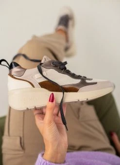 Sneakers δερμάτινα Carmela 160263 - Πάγου -The Fashion Project κατάστημα sneakers dermatina carmela 160263 108901 ih0t